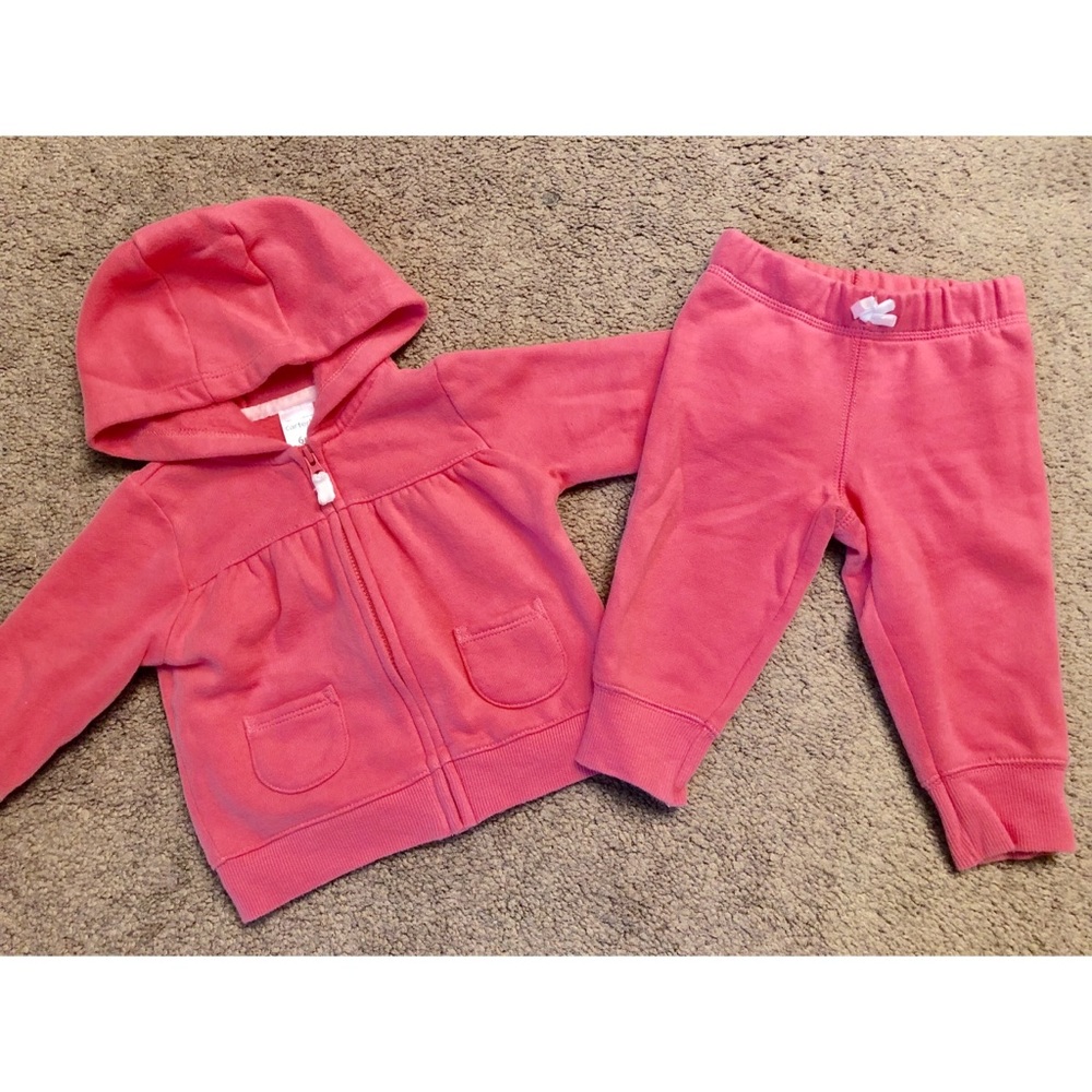 Carter’s baby girl 2pc outfit. Hoodie & joggers